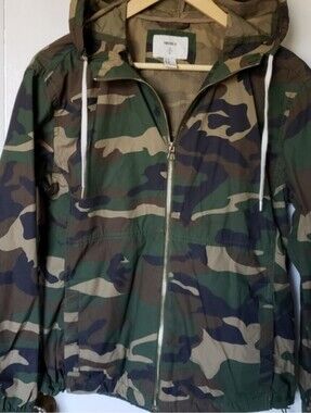 Forever 21 Camo Windbreaker Hooded Jacket
